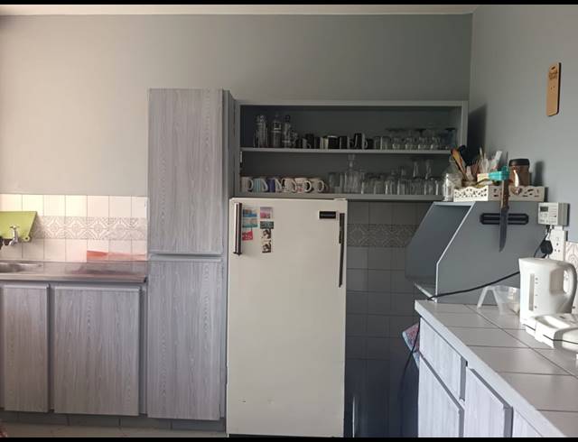 2 BEDROOM FLAT FOR SALE IN THREE RIVERS